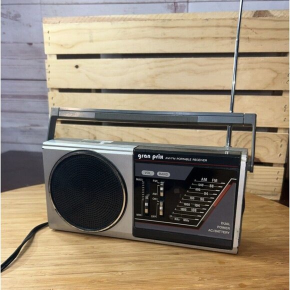 Vintage Gran Prix A220 AM/FM Portable Receiver Radio Tested Works Great - Picture 2 of 8